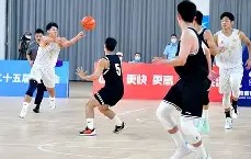 九游app下载 - 拳击总决赛掀起高潮，辽东旋风队强势反弹燕赵麒麟队，高压逼抢奏功——防线高度稳定